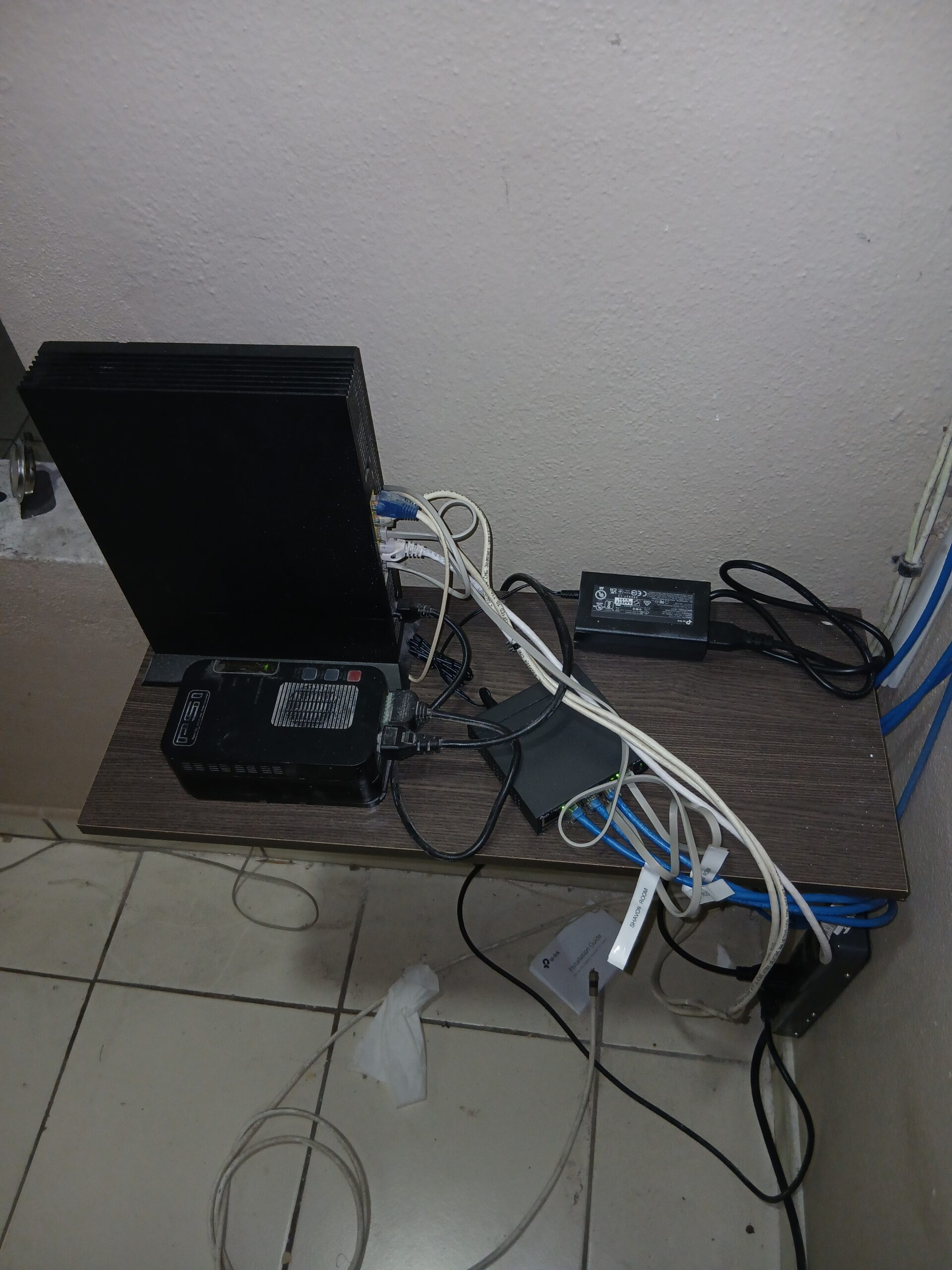 TP-Link network cabling and mesh Wi-Fi setup