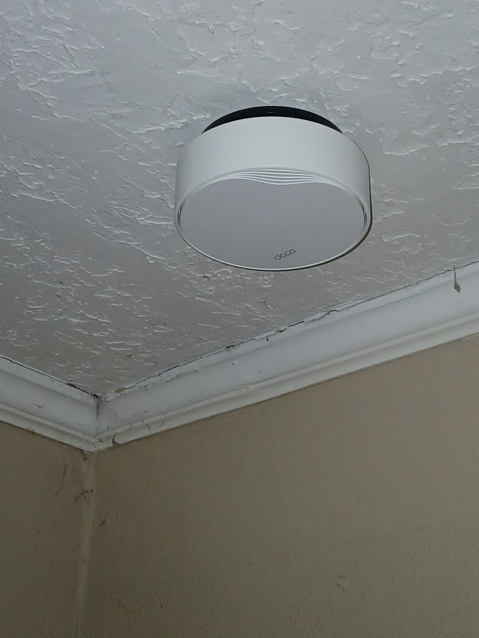Mesh Wi-Fi access point location in Nassau home